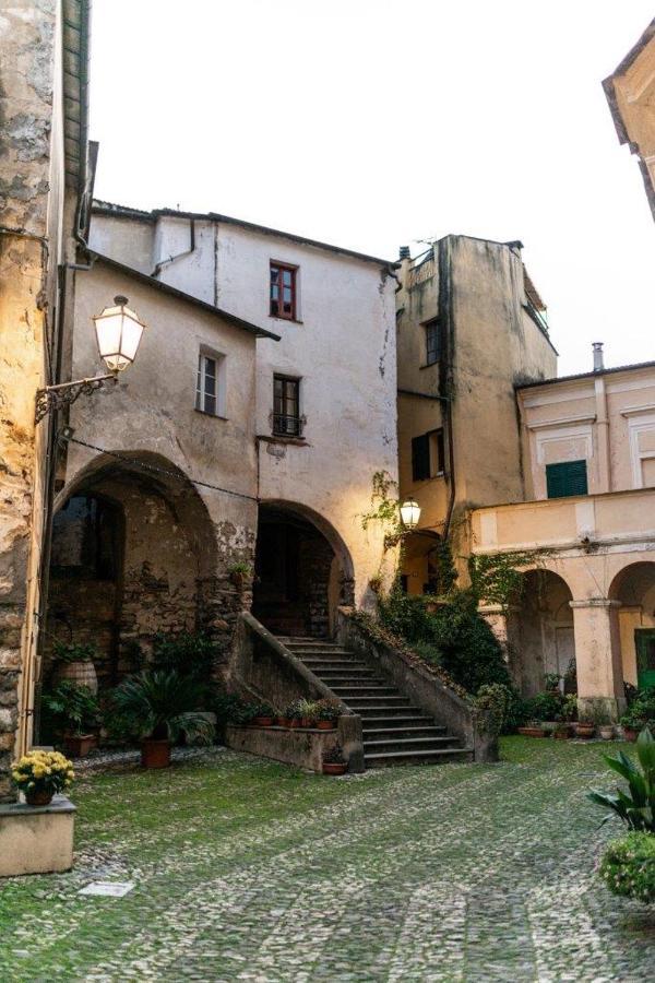 Bb Palazzo Doria Acomodação com café da manhã Dolcedo Exterior foto
